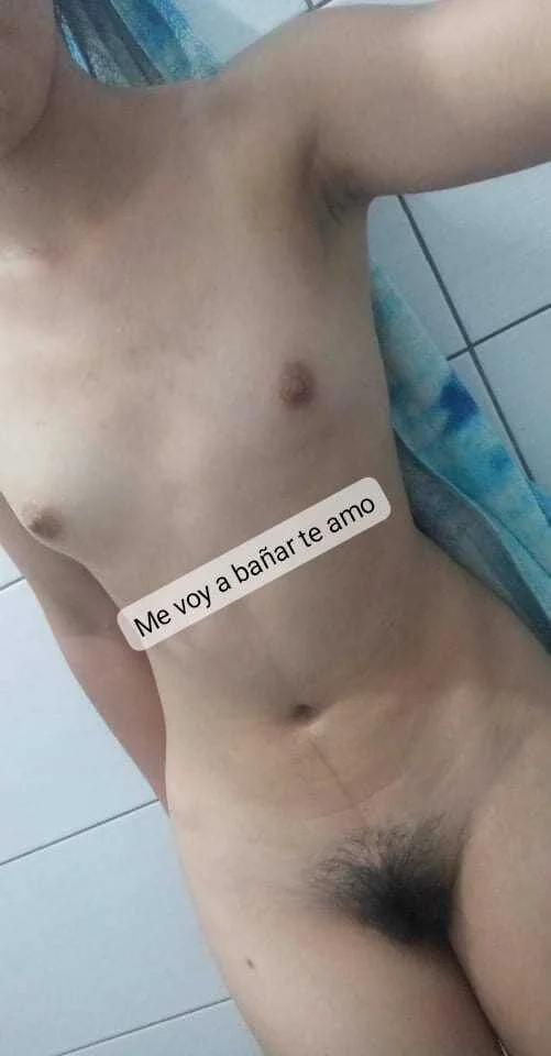 Rica putita entregada por seguidor image 9
