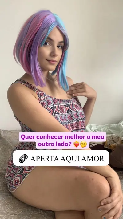 PEITUDA NOVINHA DO CABELO COLORIDO insta @viiolethot cover image