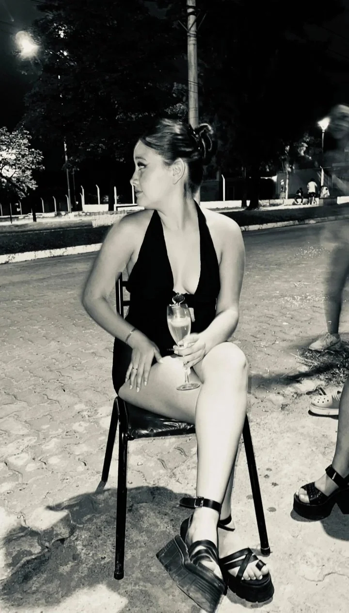Abril image 3