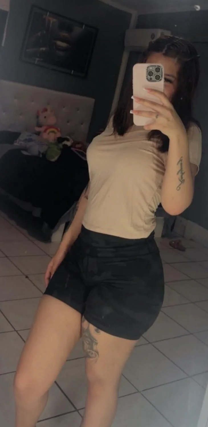 Rica puta tiene un rico culo y cuerpo sexy zorrita image 14