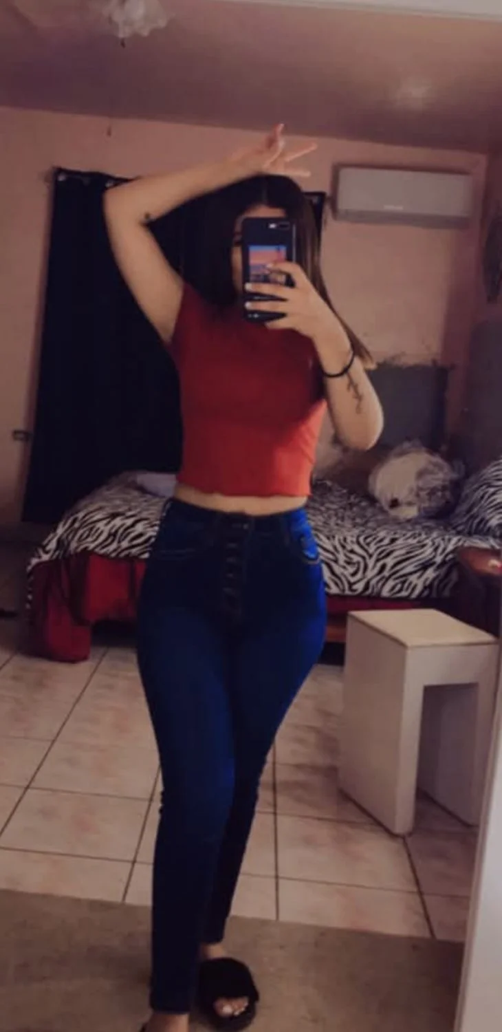 Rica puta tiene un rico culo y cuerpo sexy zorrita image 17
