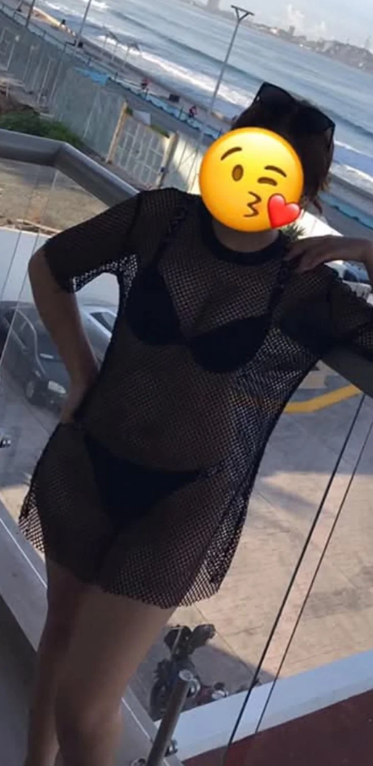 Rica puta tiene un rico culo y cuerpo sexy zorrita image 21
