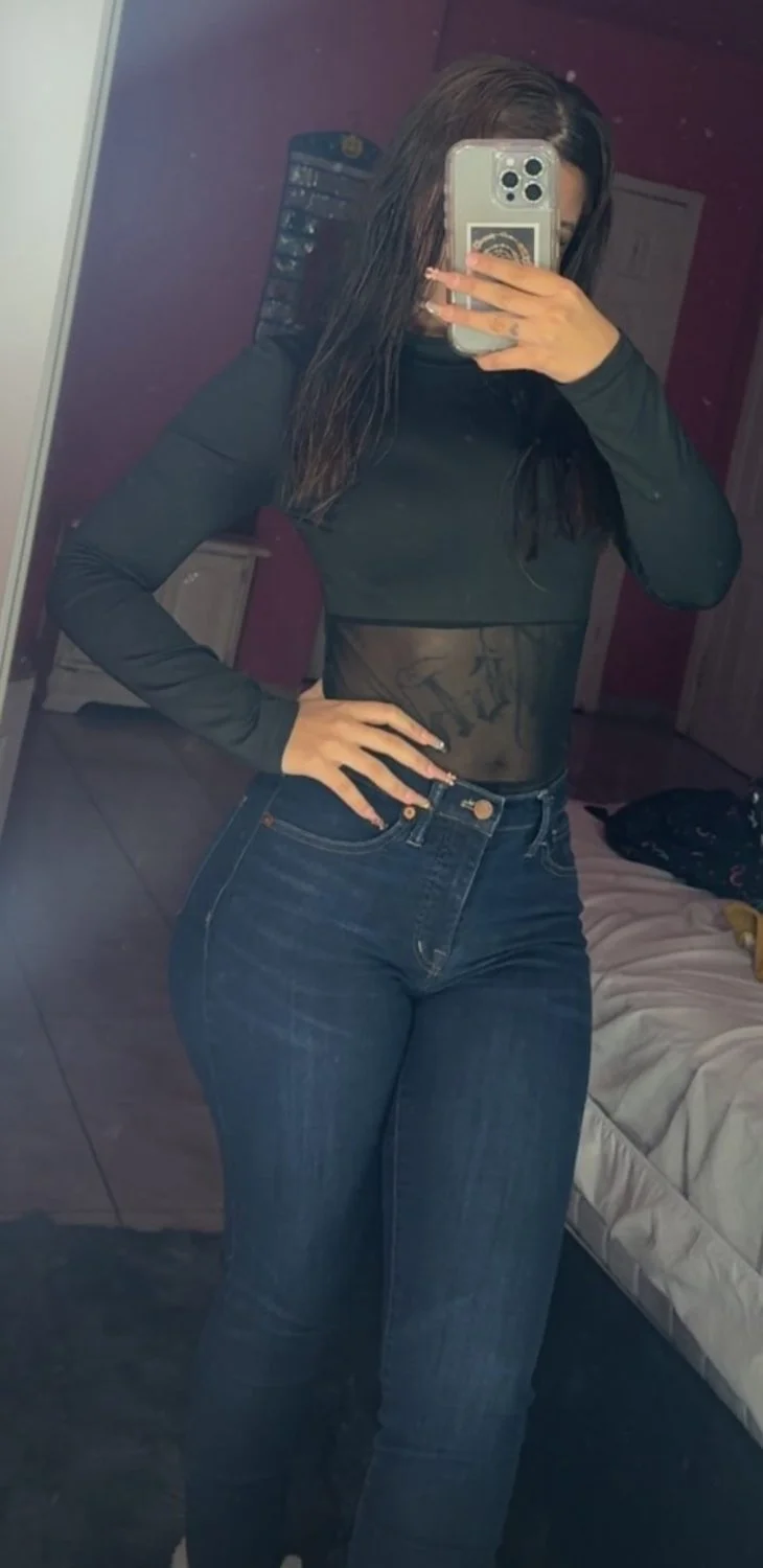 Rica puta tiene un rico culo y cuerpo sexy zorrita image 33