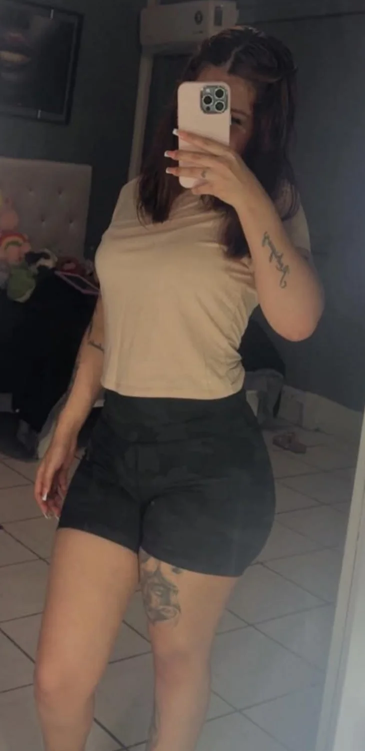 Rica puta tiene un rico culo y cuerpo sexy zorrita image 8