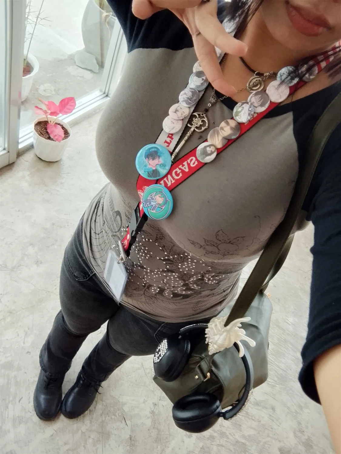 Lucy 19f Asian webslut image 10