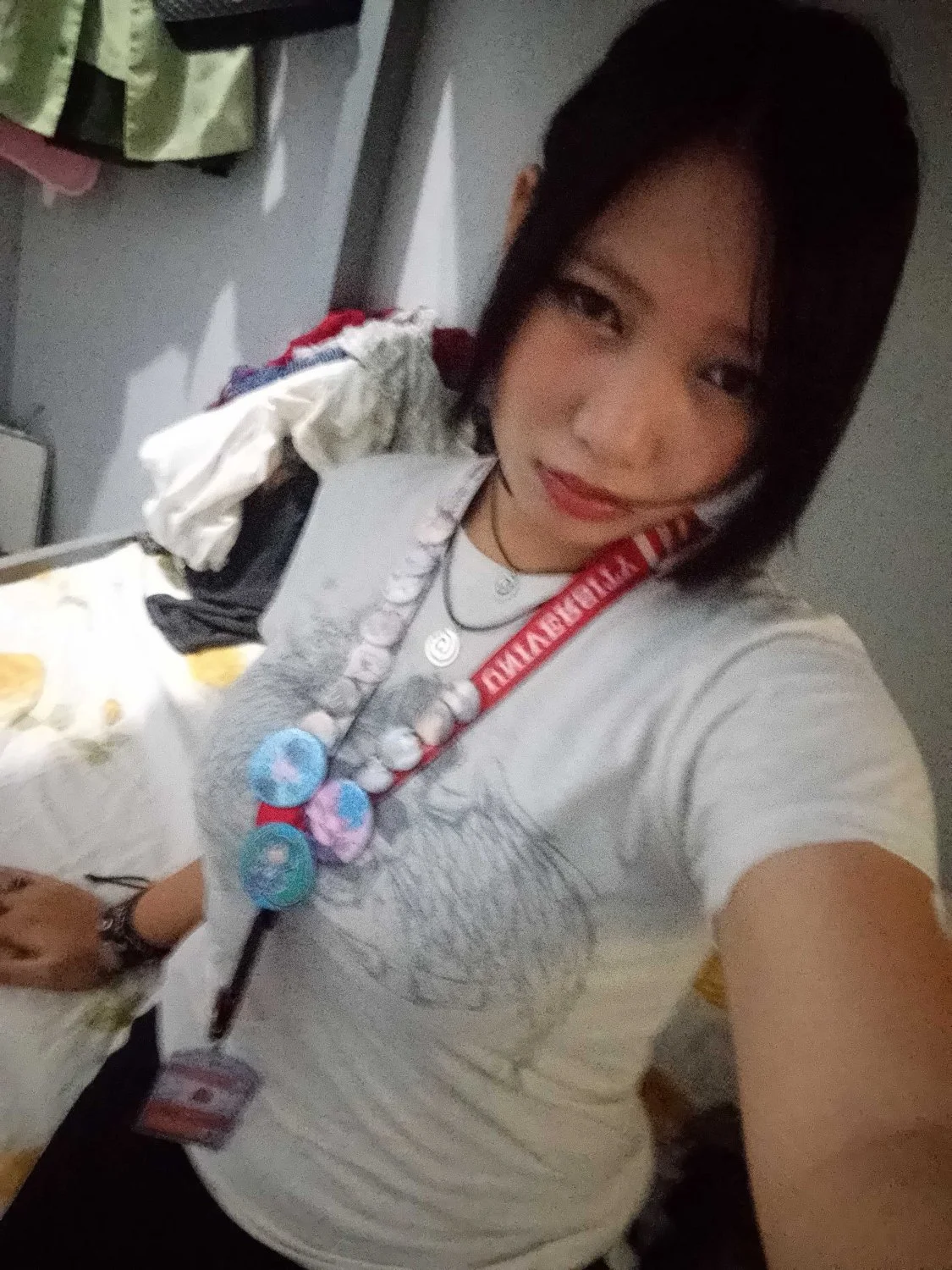 Lucy 19f Asian webslut image 6