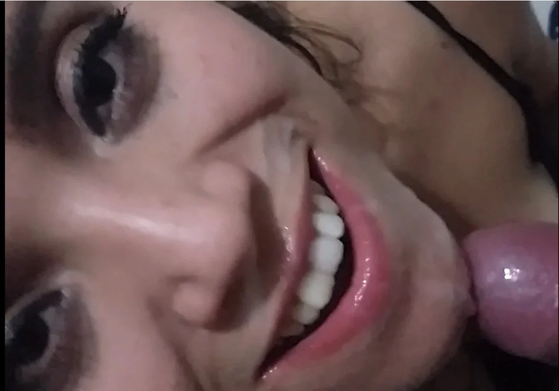 Puta mexicana mama verga hasta recibir semen en la cara image 1