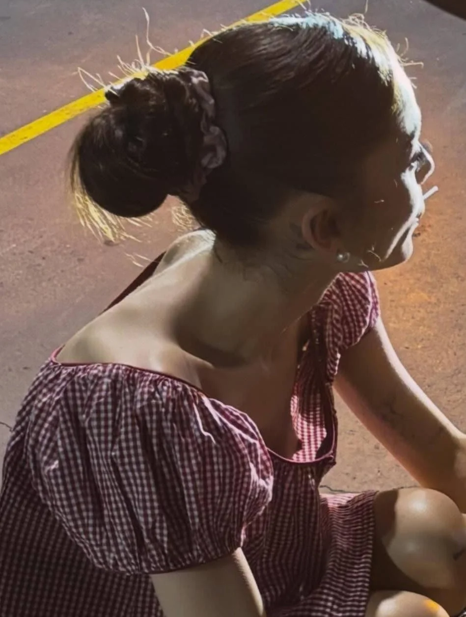 Ariana Grande nip slip from her IG main image