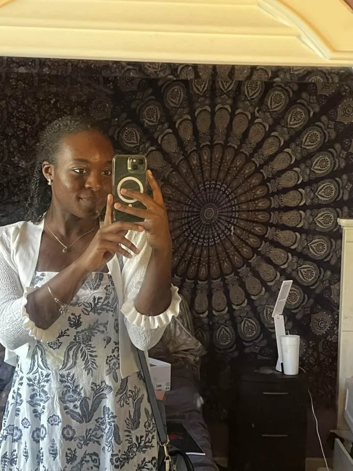 Cute Ebony image 2