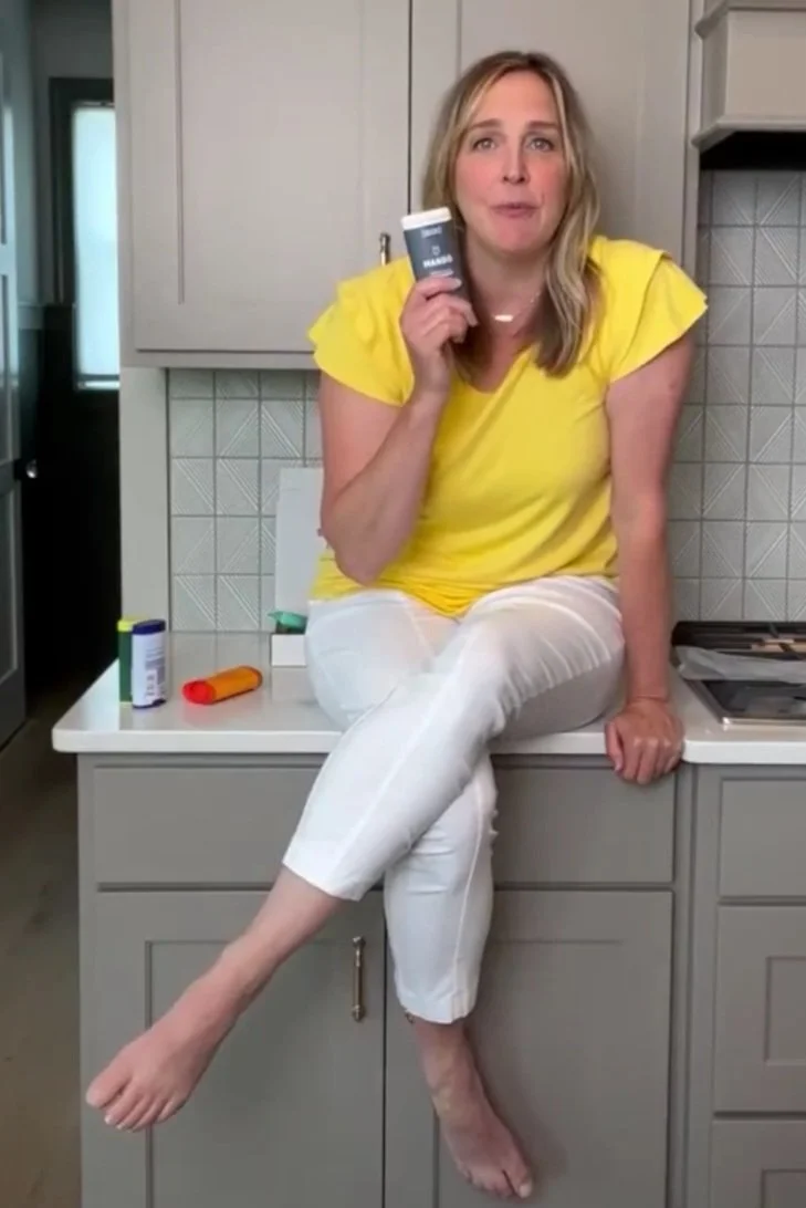 Shannon Klingmans sexy feet image 14