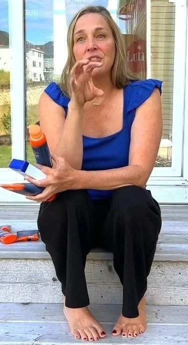 Shannon Klingmans sexy feet image 3