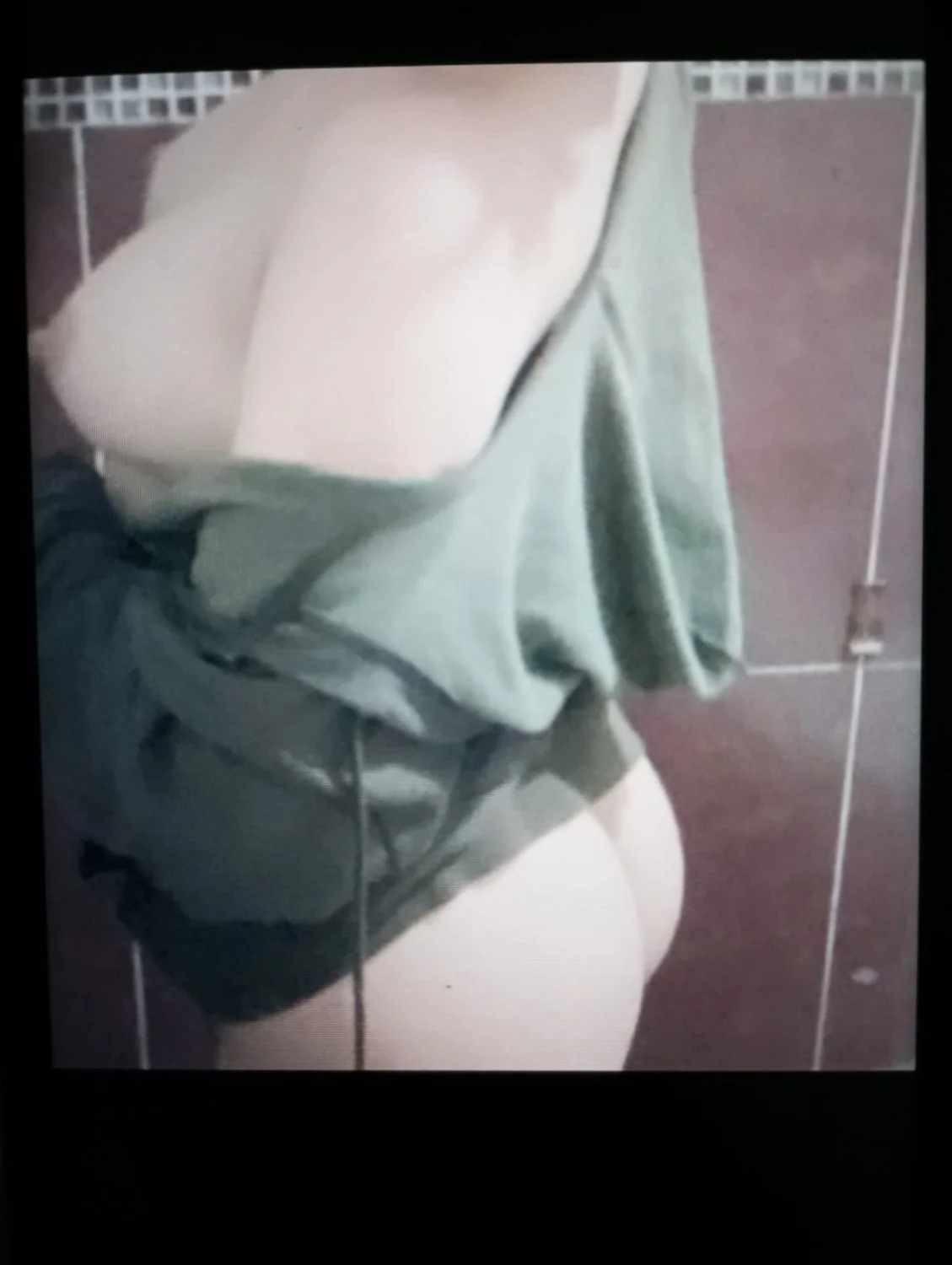 Putinha gamer mandou nudes pro amigo e o beta vazou a gostosa. image 4