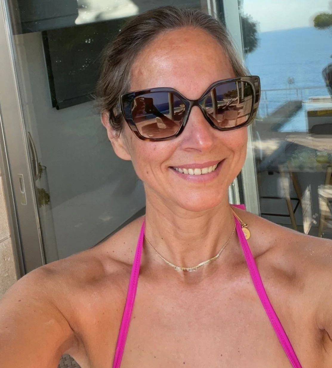 REAL GERMAN AMATEUR MOM SELFI IM URLAUB main image