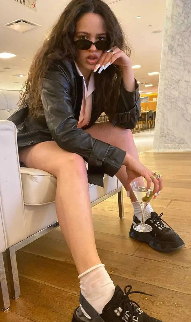 Rosalia (Motomami) Se Saca Las Tetas Para Sus Fans image 4