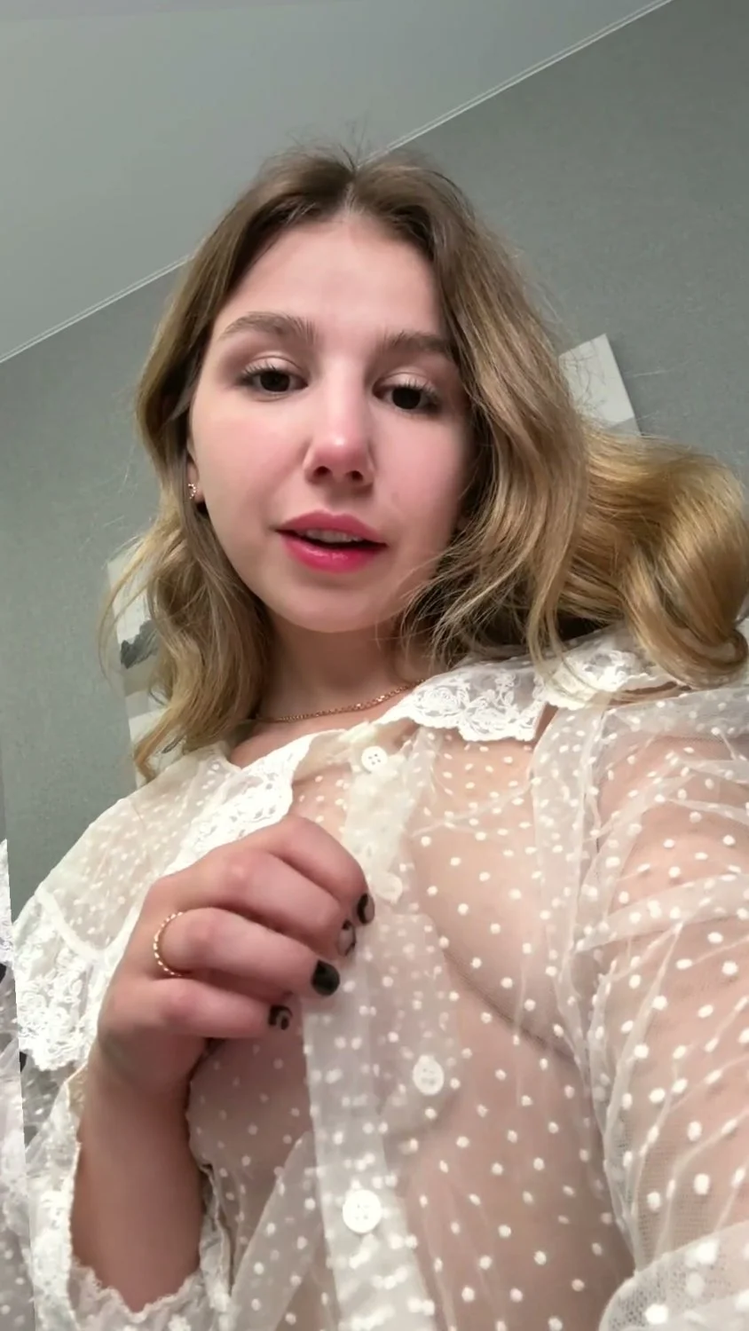 🔞 Sexy fat ass busty teasing naked wet pussy 🍑💦 OF now image 5