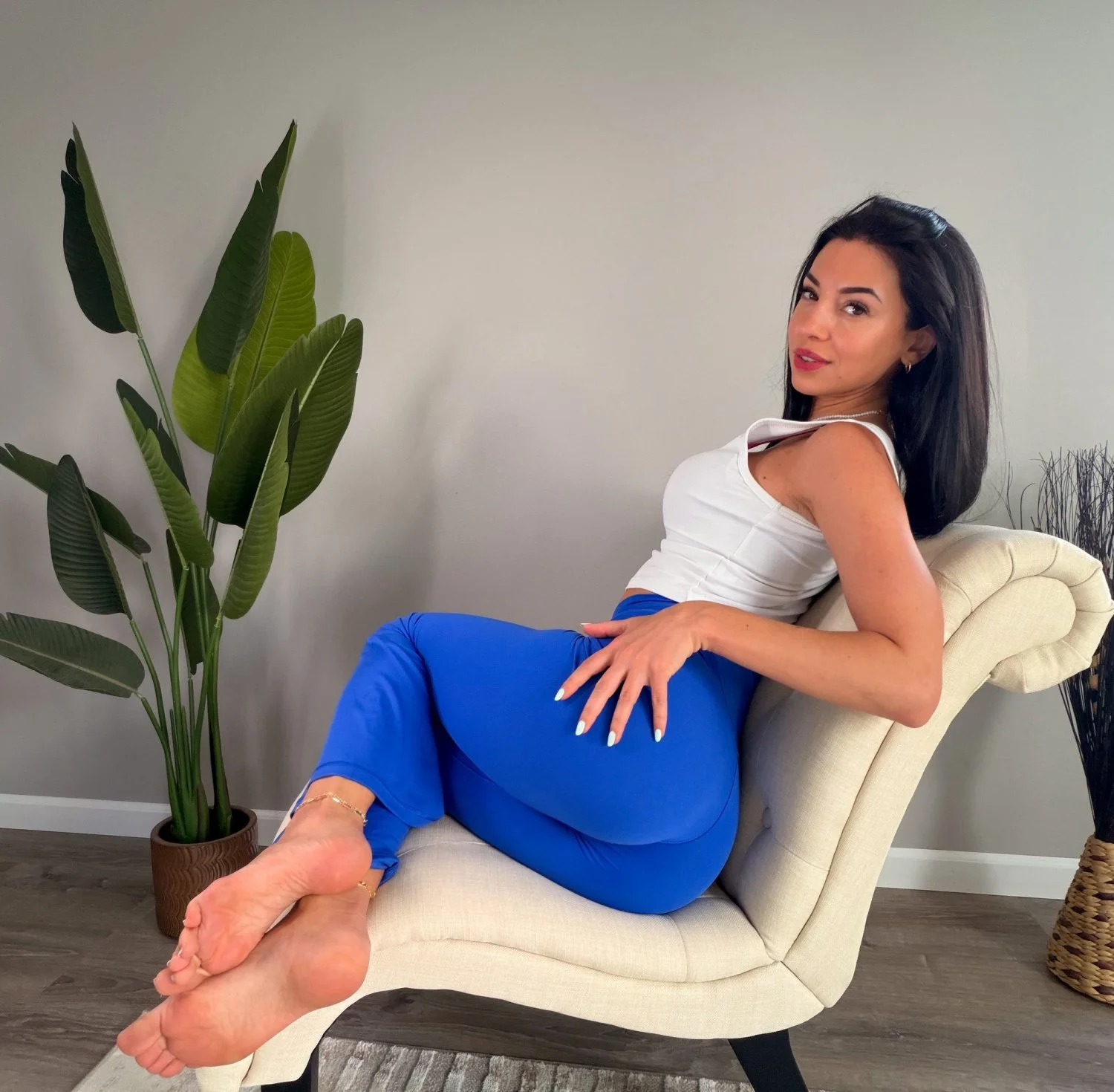 femalesoles image 18
