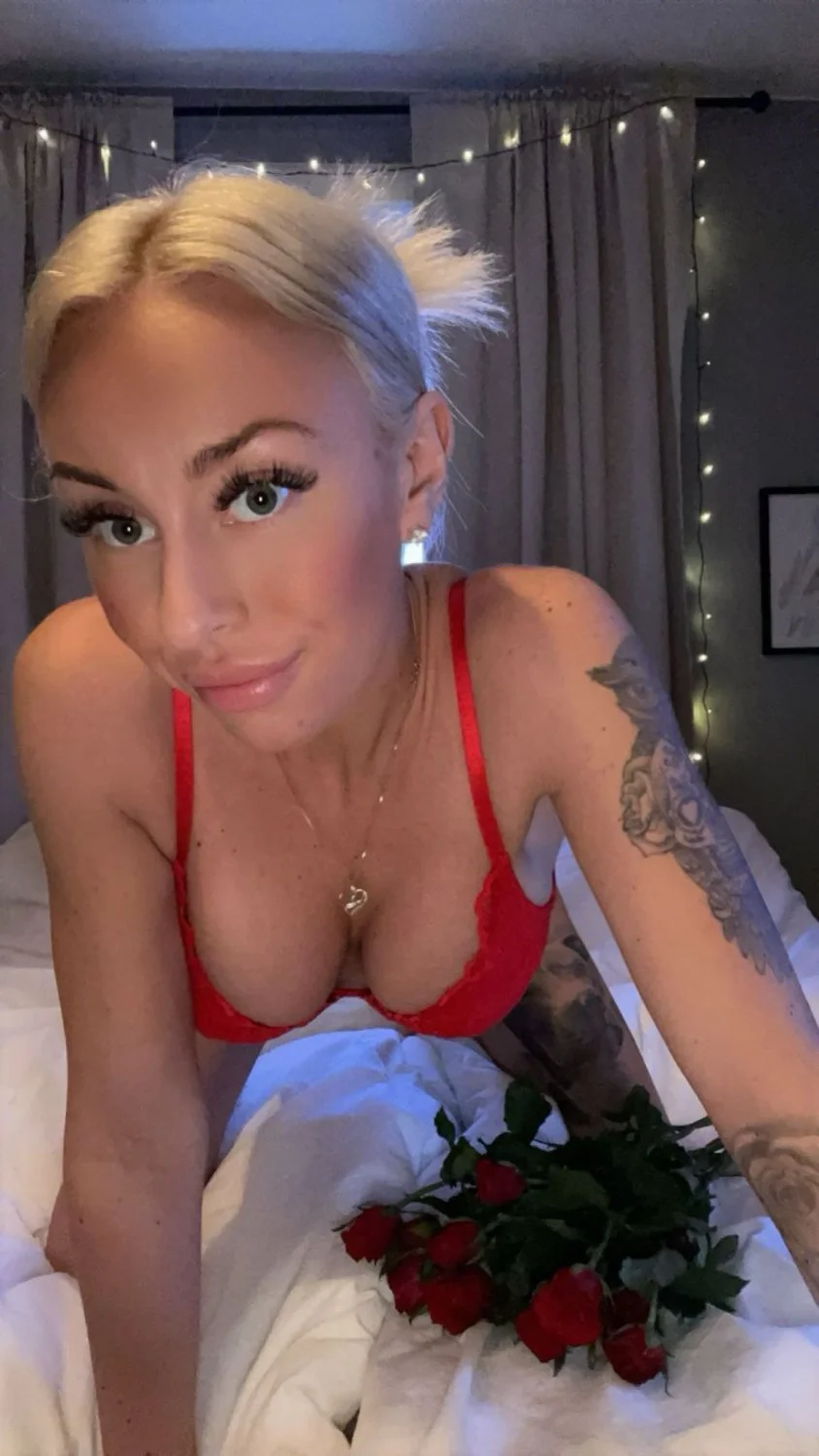 Zara Larsson lookalike swedish petite teen leaked snapchat nudes 🥵💦 main image