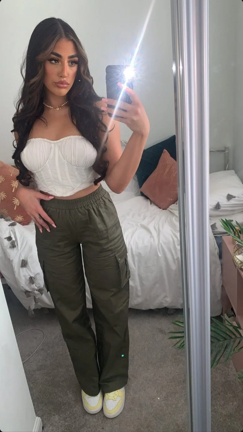 Hot slutty brunette uk chav pawg dsl image 9