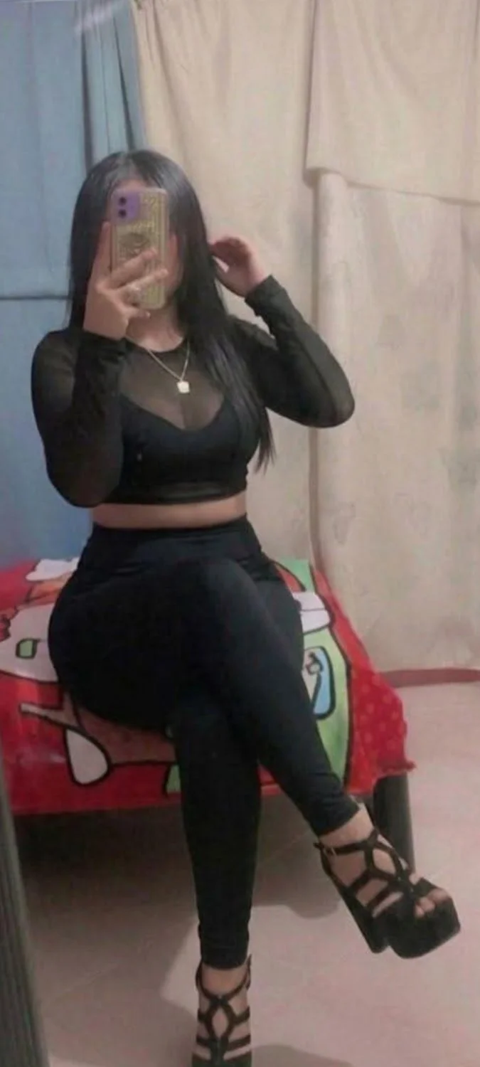 Puta sabrosa sexy piernas y tetas ricas image 2