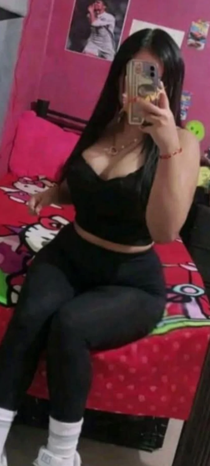 Puta sabrosa sexy piernas y tetas ricas image 7