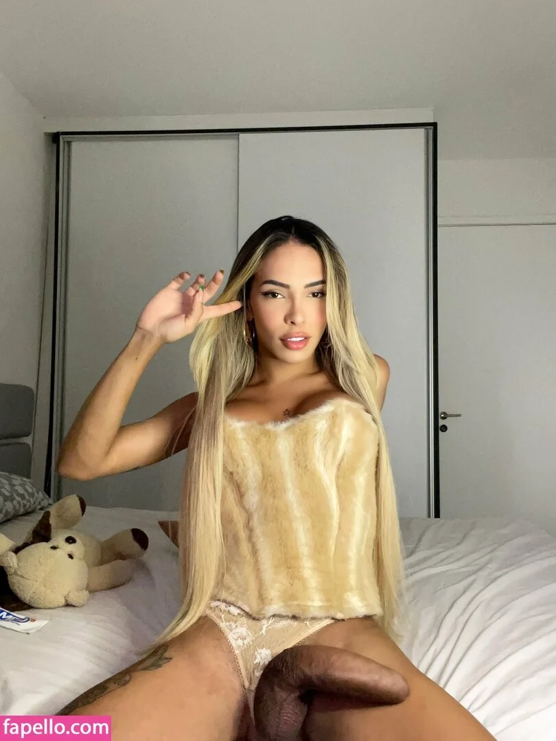 Girl has a Pretty Phat Shecock 😇🙏 image 5