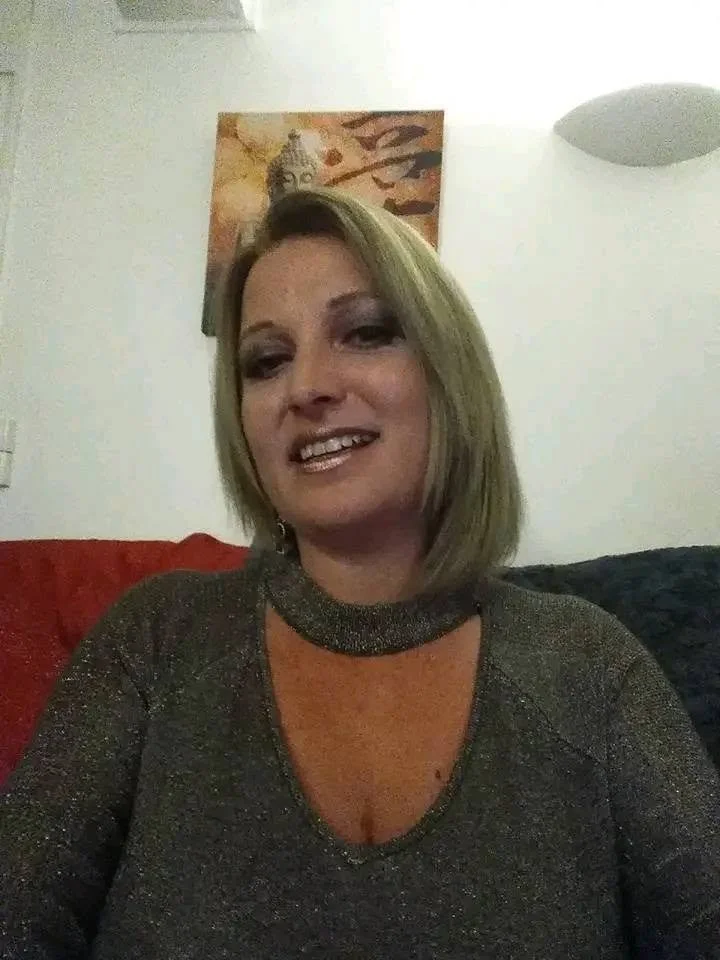 Maryline, a French tantric massage therapist image 40