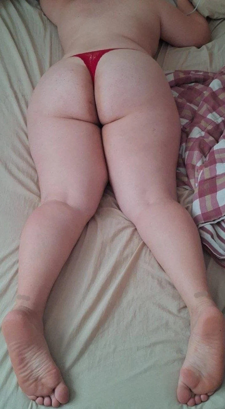 Corno..gostou do sucesso do rabo da safada e quis mostrar de novo..o que fariam com essa puta rabuda image 9