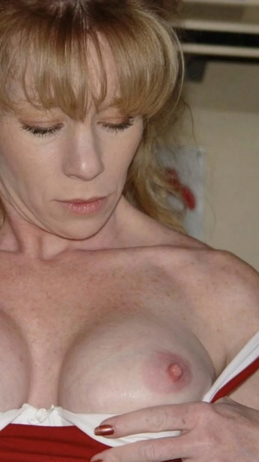 Mature ginger MILF whore showing off her perfect tits. That asshole tho🤤🤤 image 14