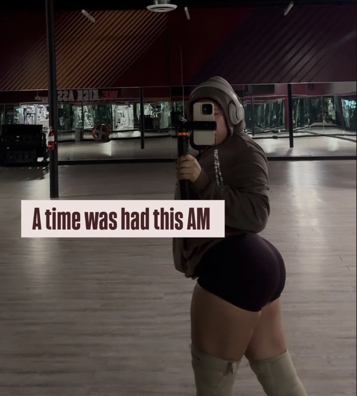 Sexy Big Titty SoCal Latina fitness baddie Leslie is a muscle mami who deserves cum image 18