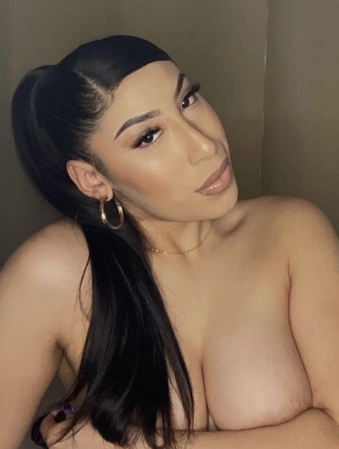 Sexy Big Titty SoCal Latina fitness baddie Leslie is a muscle mami who deserves cum image 42