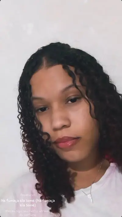 Novinha putinha se exibindo cover image