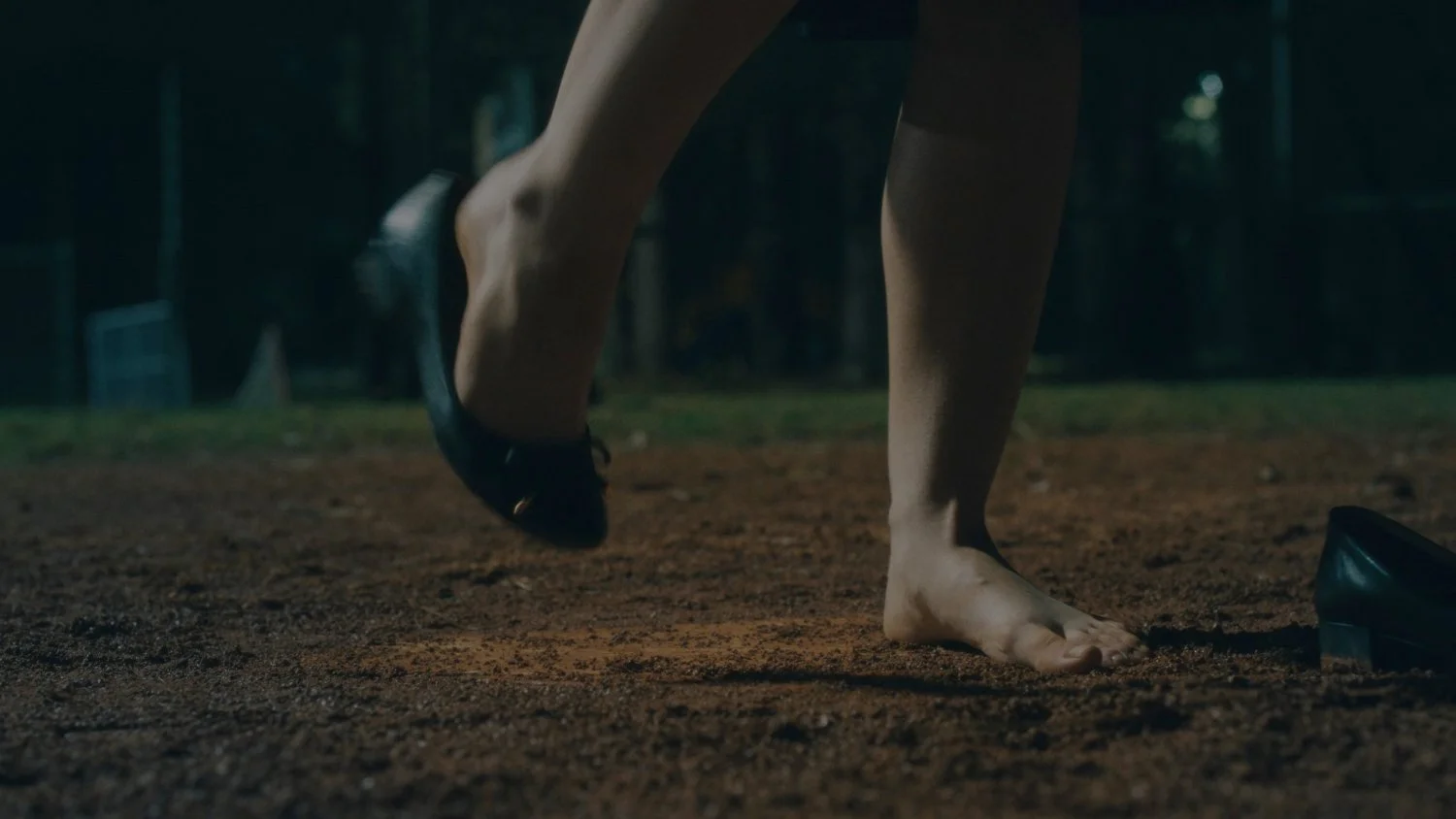 Elle-Fanning-Feet-4992381 image 11