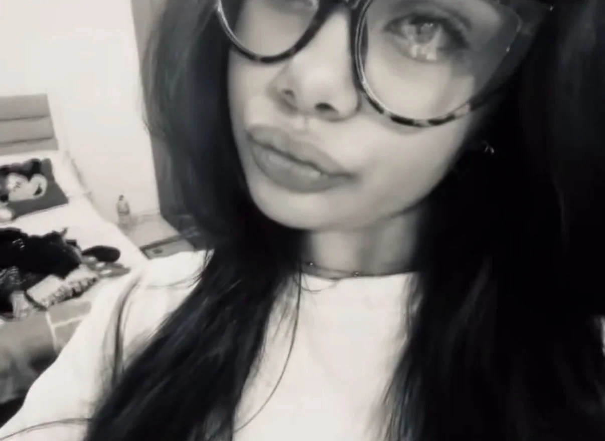 French Arabic sexy TikTok slut spy nude sexy boobs France feet salope pute image 12