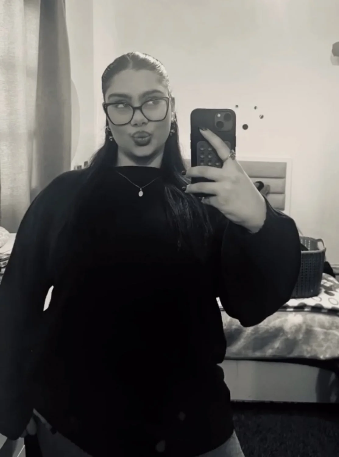French Arabic sexy TikTok slut spy nude sexy boobs France feet salope pute image 14