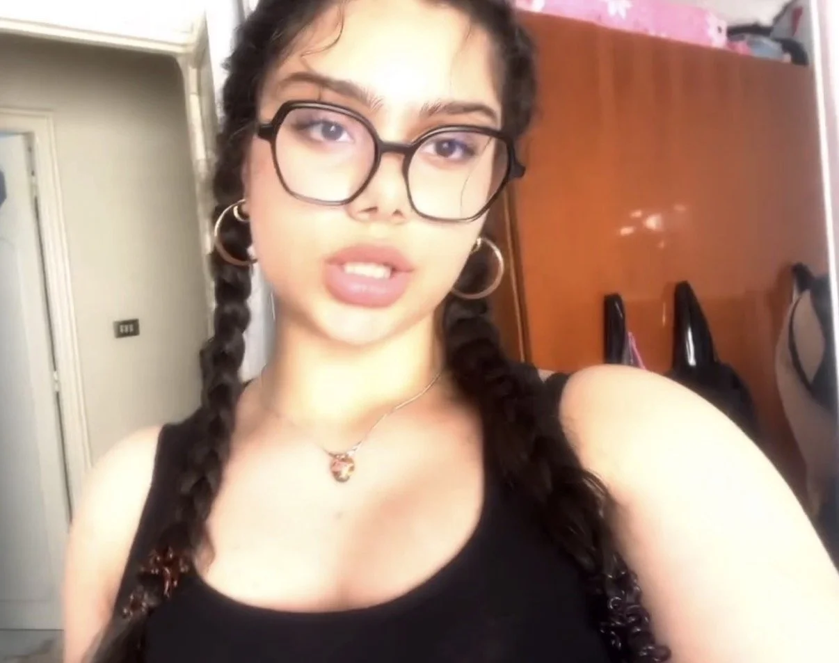 French Arabic sexy TikTok slut spy nude sexy boobs France feet salope pute image 17