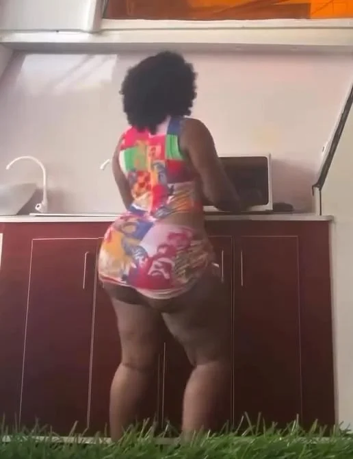 Can't Keep Dress Down Ass 2 Phat .. We Need I.D !! image 3