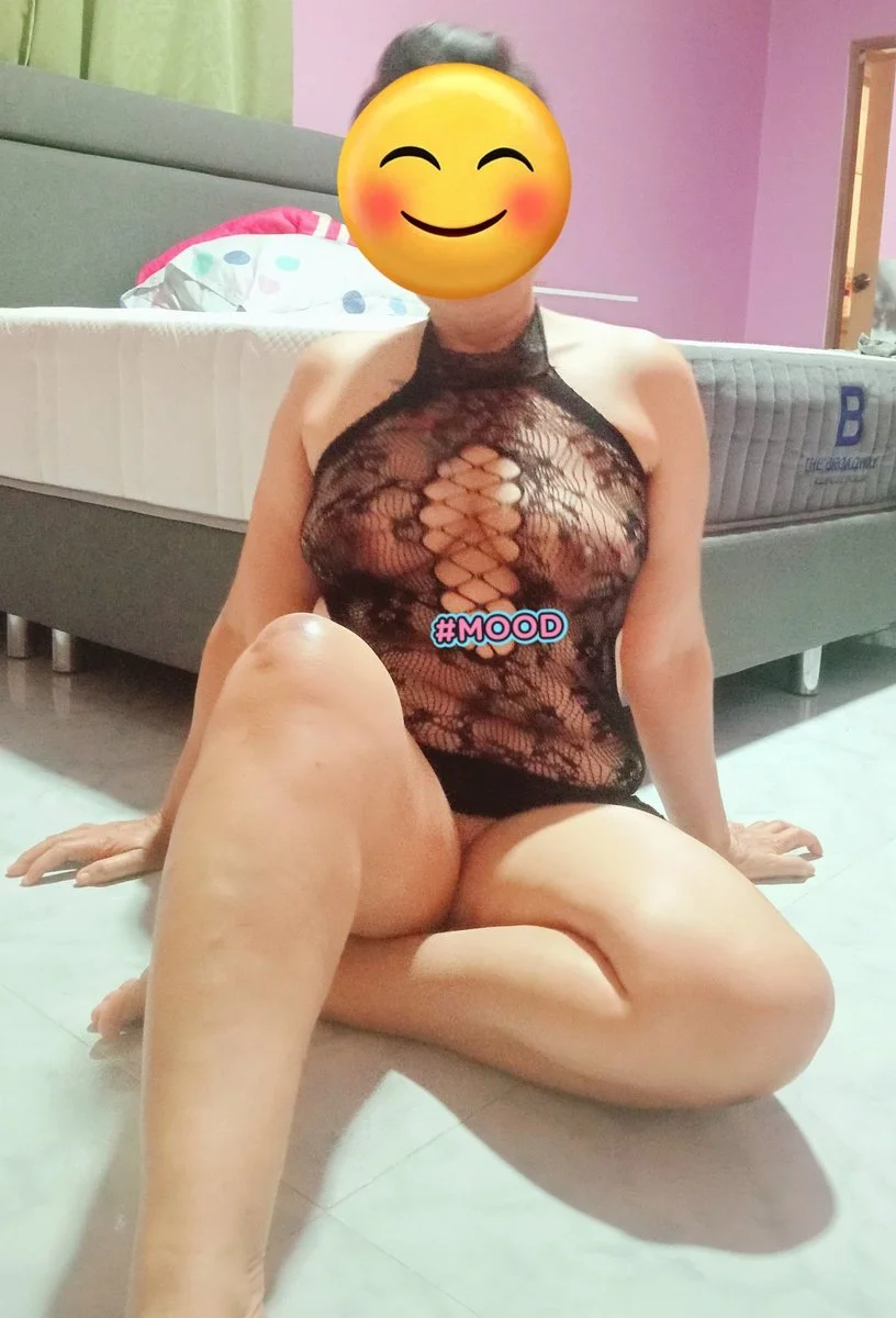 สาวใหญ่ชอบโชว์ image 27
