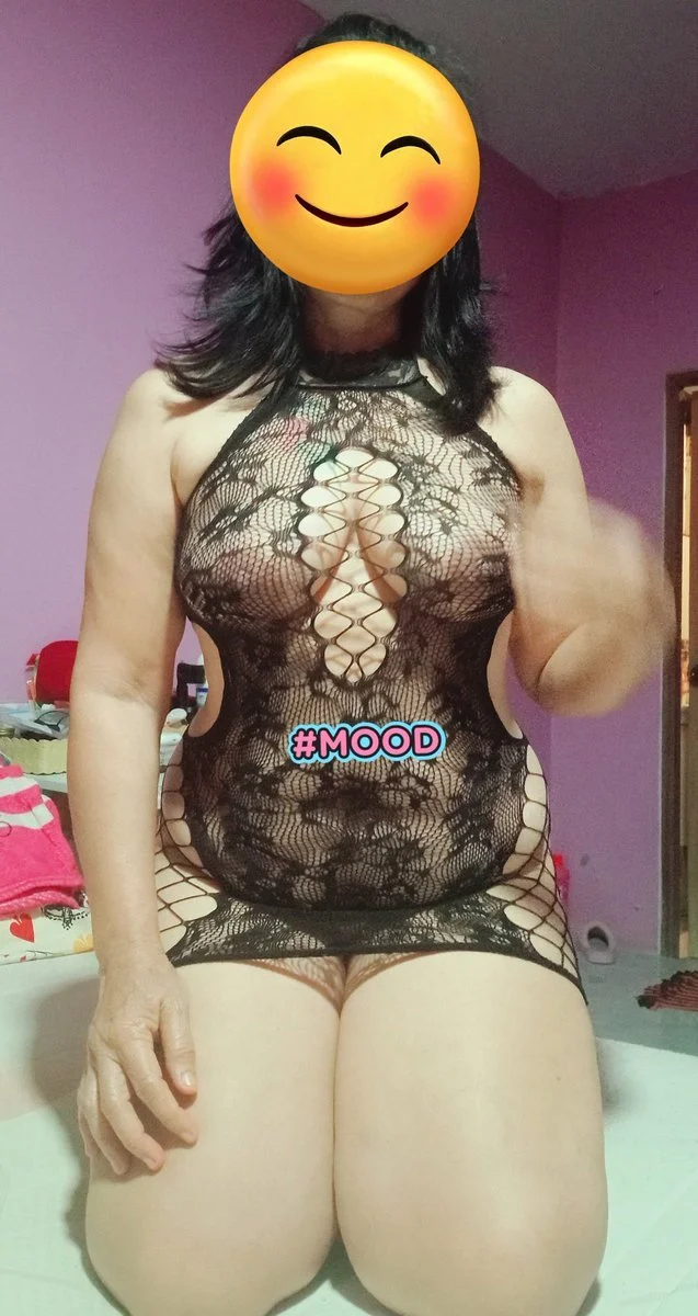 สาวใหญ่ชอบโชว์ image 33