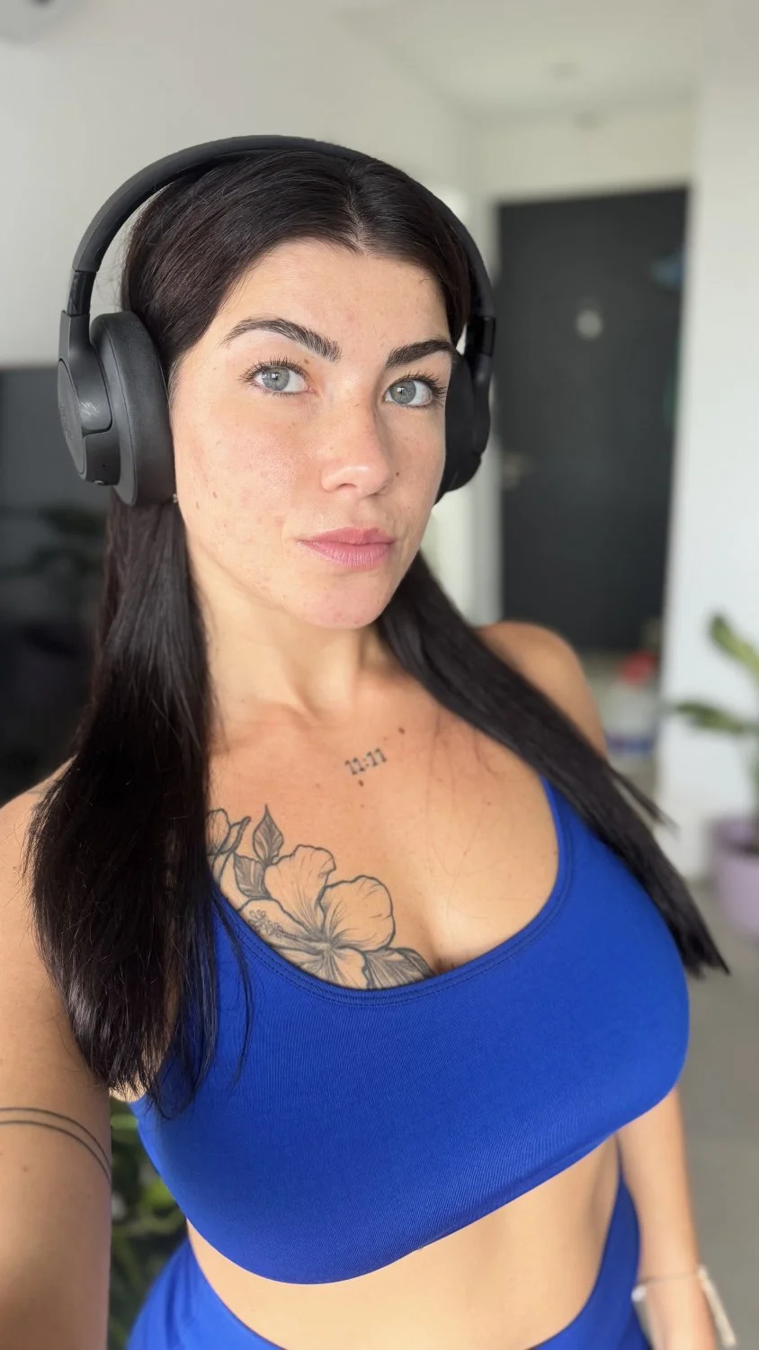 I want you to open my legs and bury your face on my pussy image 2