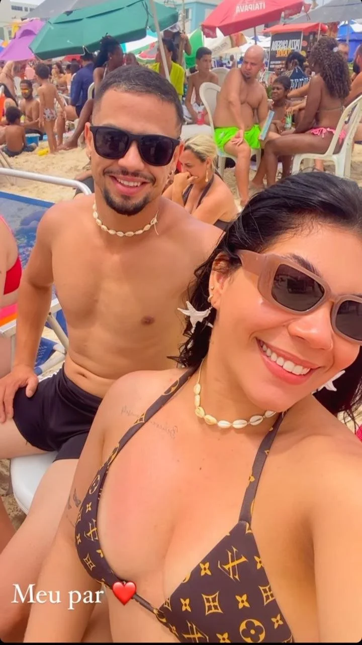 Morena Rabuda, corninho posta foto abrindo o cuzão dela, deve estar querendo chifre image 35