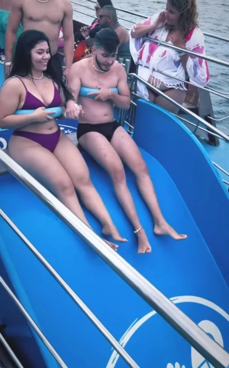Morena Rabuda, corninho posta foto abrindo o cuzão dela, deve estar querendo chifre image 38