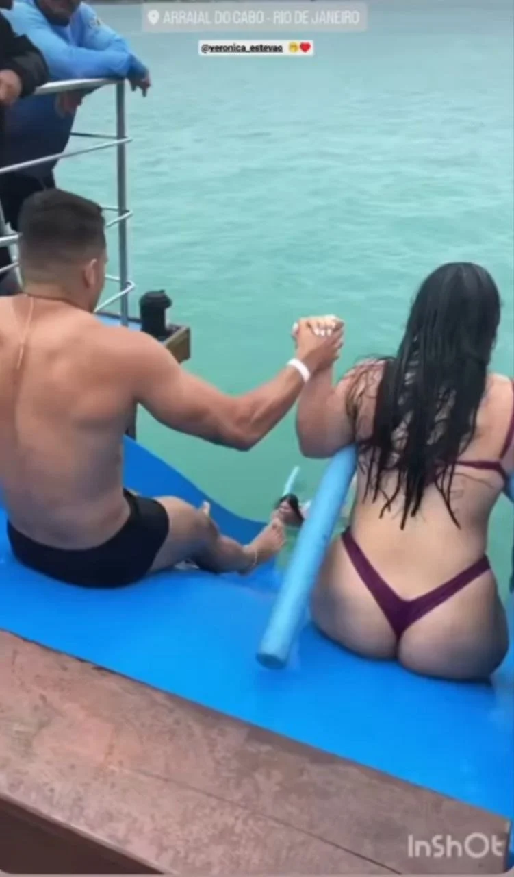 Morena Rabuda, corninho posta foto abrindo o cuzão dela, deve estar querendo chifre image 39