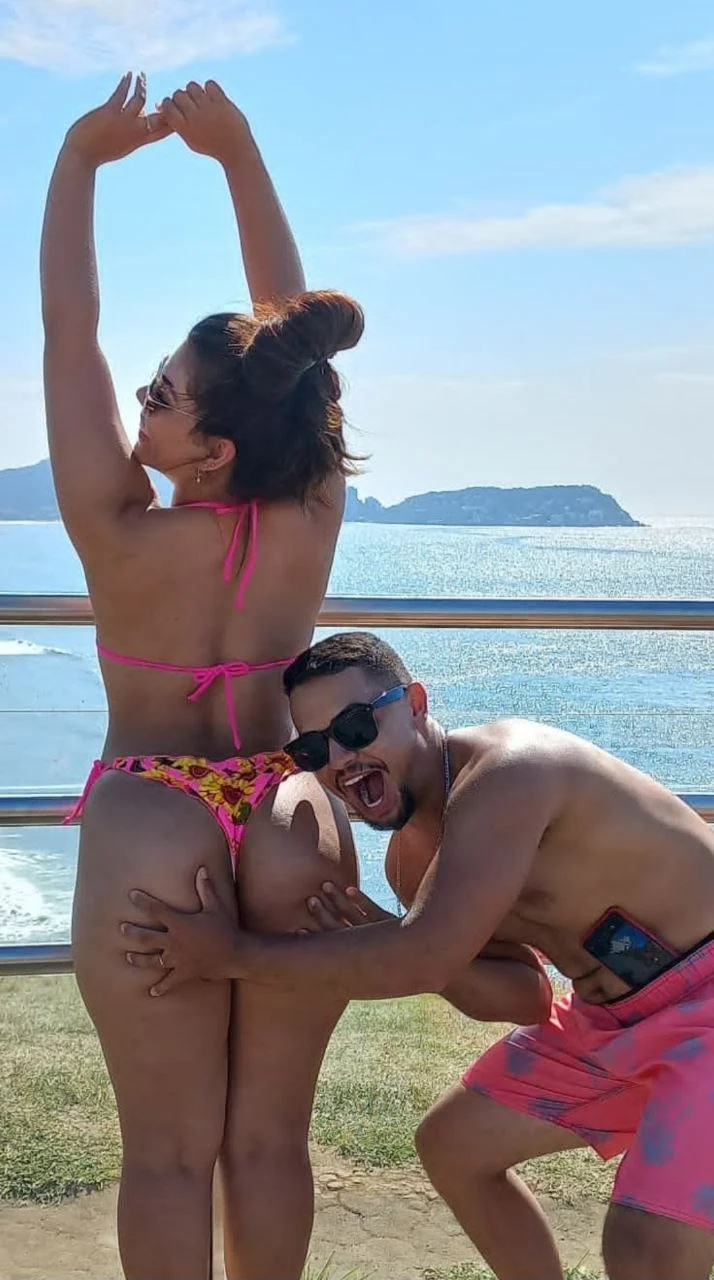 Morena Rabuda, corninho posta foto abrindo o cuzão dela, deve estar querendo chifre image 44