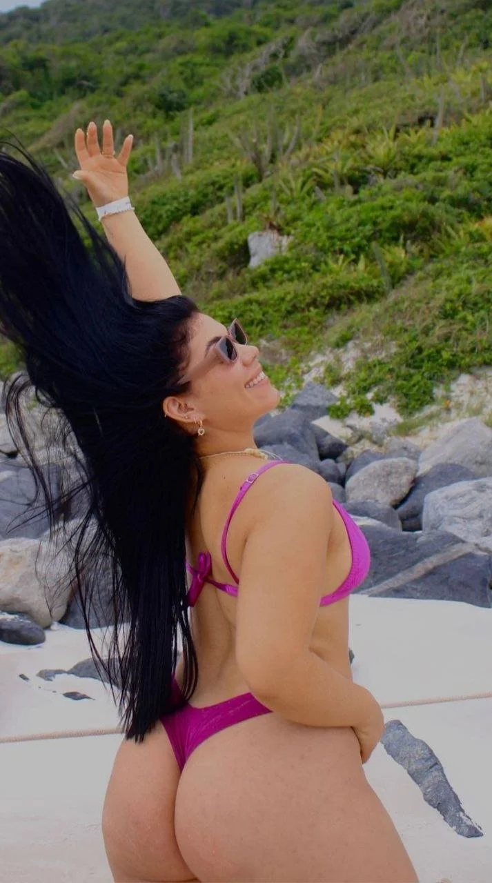 Morena Rabuda, corninho posta foto abrindo o cuzão dela, deve estar querendo chifre image 5