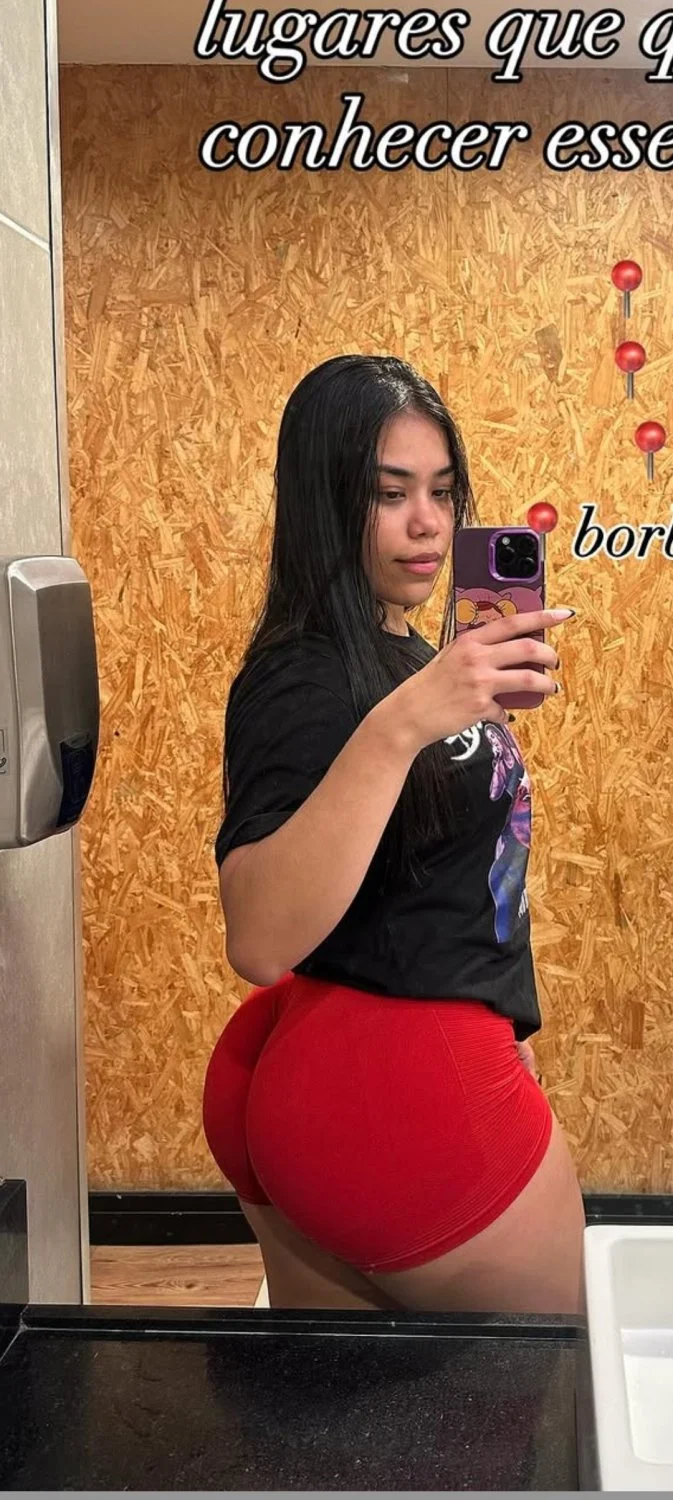 Que rabo gostoso dessa vagabunda image 1