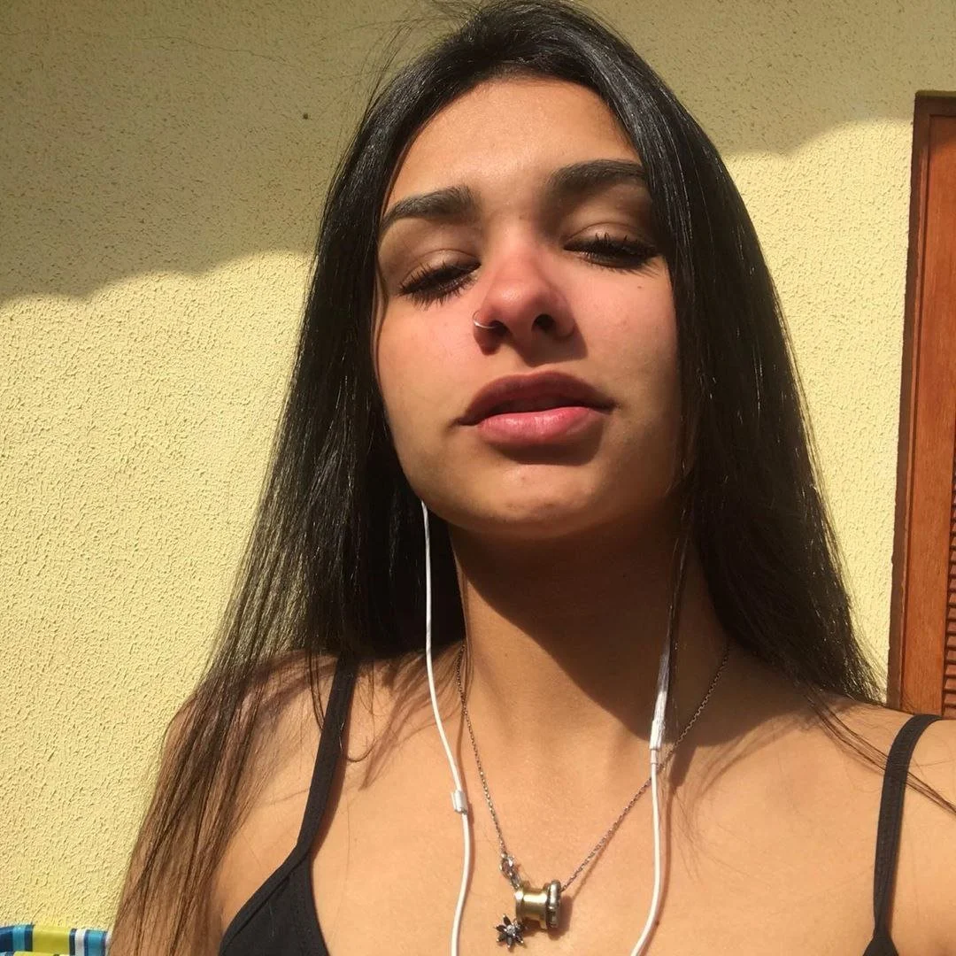 Novinha magrinha com piercing nos peitos se exibindo!!! novinha, vazou, vazado, amador, vazada image 2