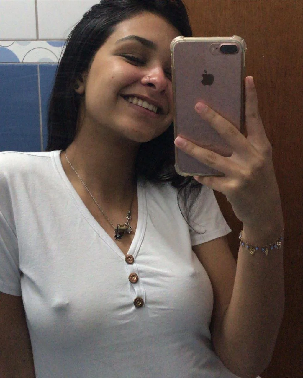 Novinha magrinha com piercing nos peitos se exibindo!!! novinha, vazou, vazado, amador, vazada image 5
