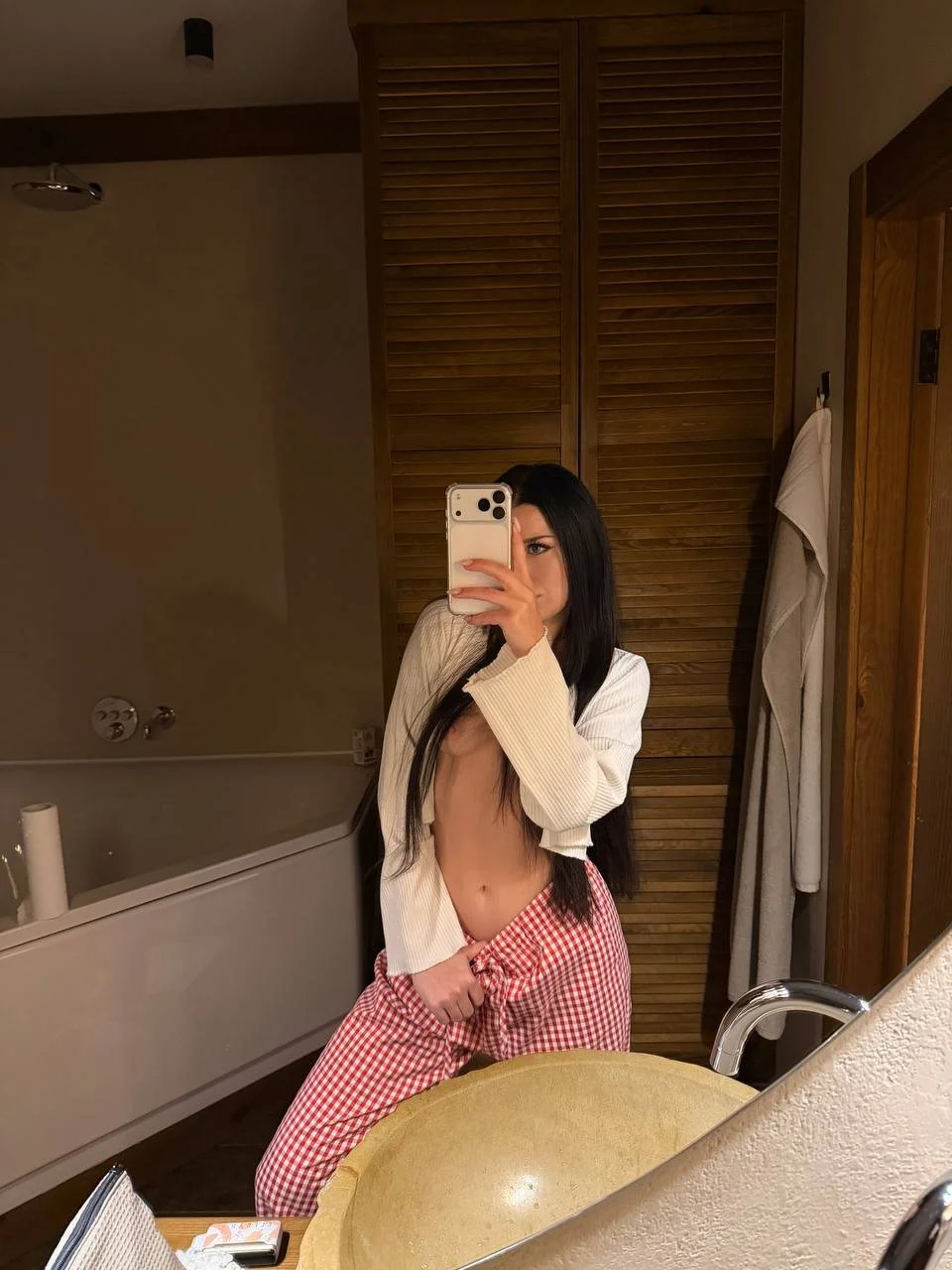 🔞 sexy body sexy slut squirting shaved pussy nude 🍑💦 OF image 2