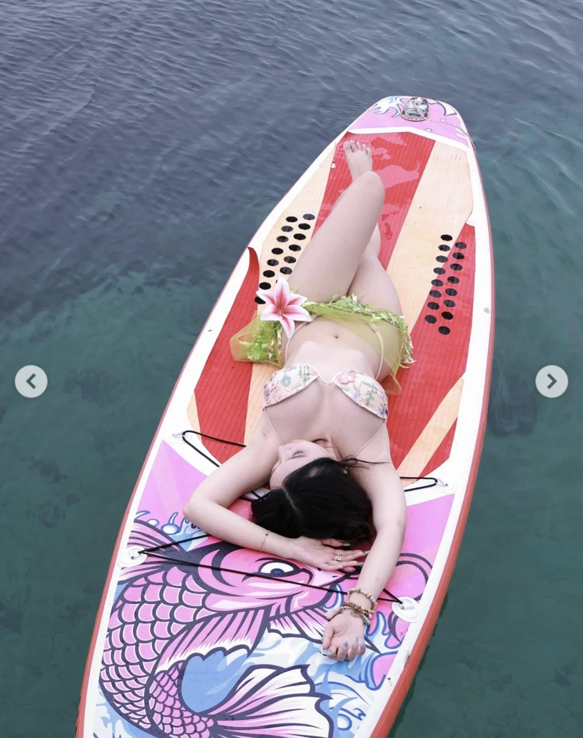 Con đĩ gia khang cứ mặc bikini là auto nứng cặc image 11