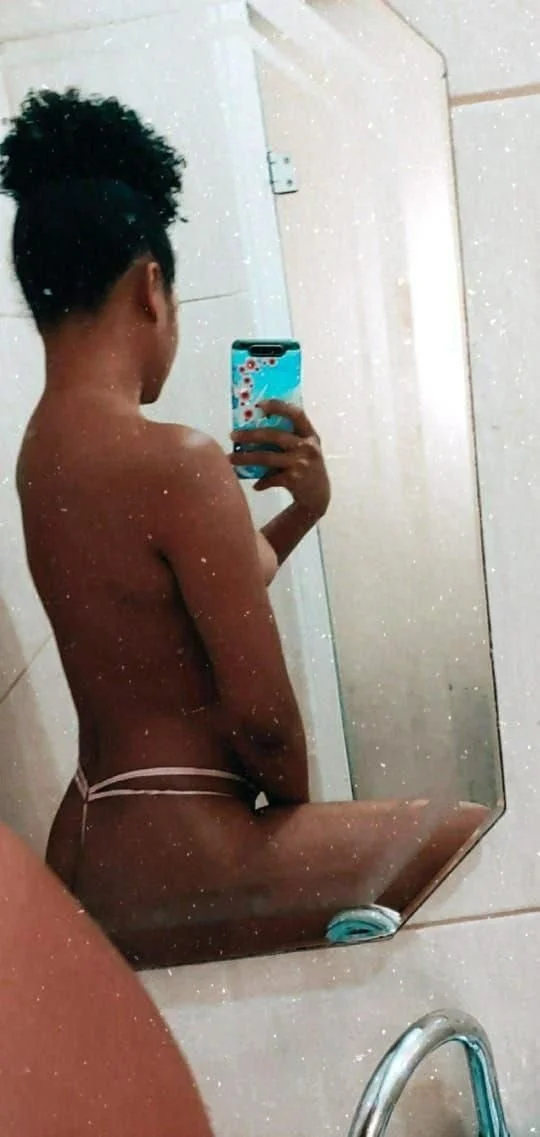 Renata Santana, neguinha paraense que adora se exibir image 3